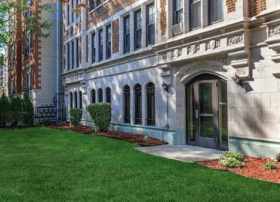 Front View Of Property at Sheridan Park, Chicago, Illinois