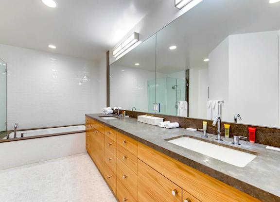 Luxurious Bathroom at Catania, California