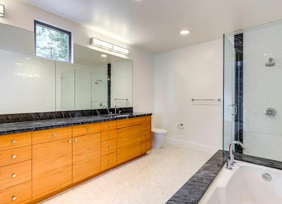 Large Bathroom at Catania, Pasadena California