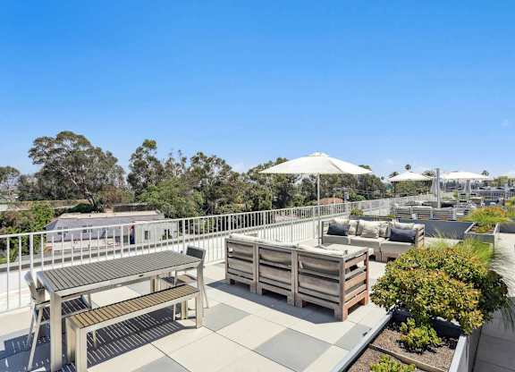Rooftop Patio at Zoe Lofts, California
