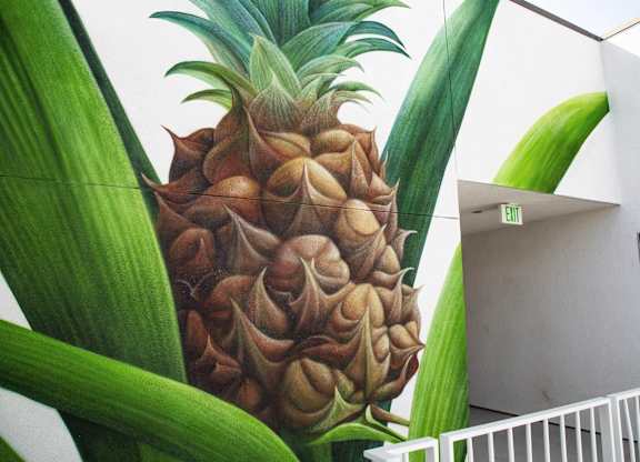 A pineapple mural on the side of a building.at Junction 4121, Los Angeles, CA