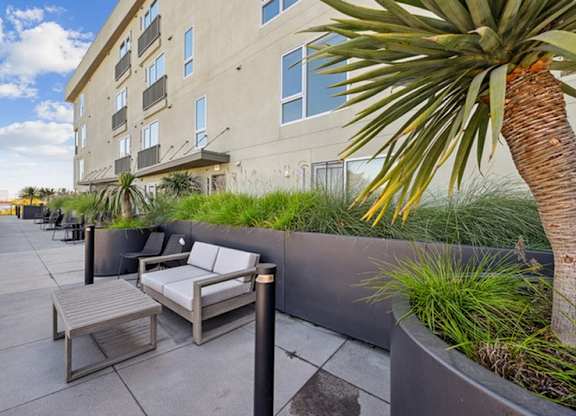 Outdoor Patio at 2221 S Western, Los Angeles, 90018