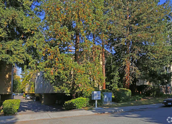 the building in which the apartment is located