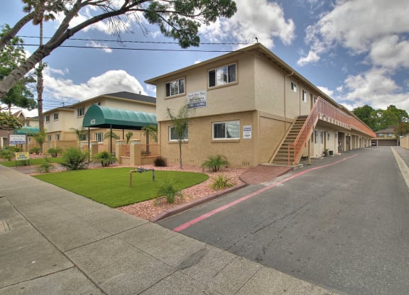 Street side view at South Mary Place, California, 94086