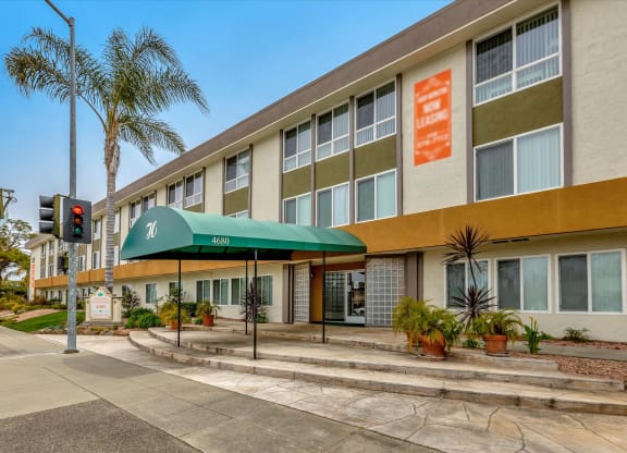 The front of The Hamilton Apartments
