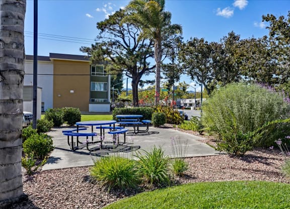 Outdoor Sitting Area at Hamilton Apartments in San Jose, CA 95130