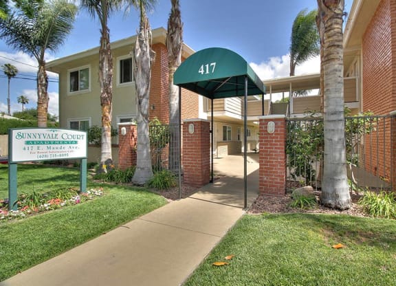 Entrance area with Sunnyvale court board at Sunnyvale Court, California