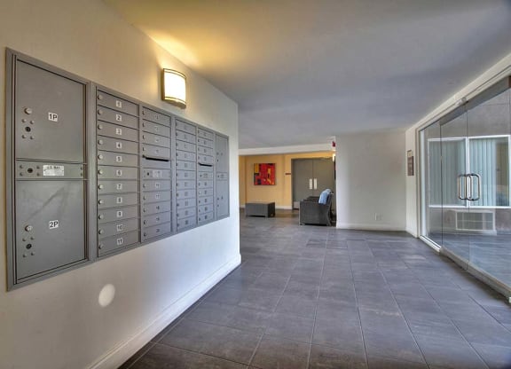 Lobby with mailbox and yellow light at The Luxe, California