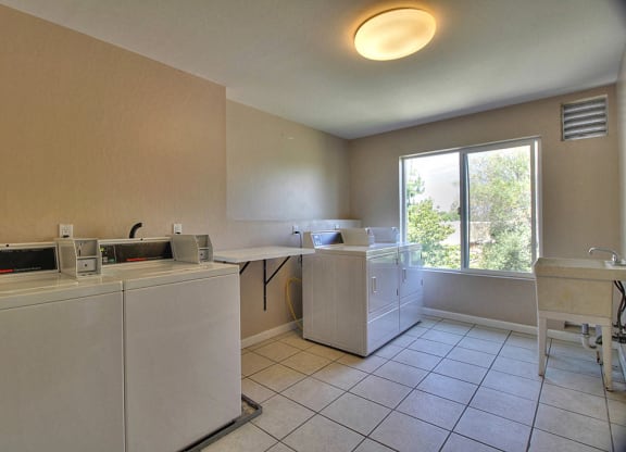 Dryer and washer at The Luxe, Santa Clara, CA, 95051
