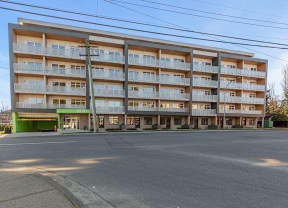 Image of large apartment building at Hillcrest Ave, located in Abbotsford, BC