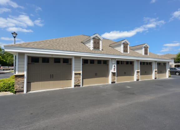 Addison Landing Private Garage