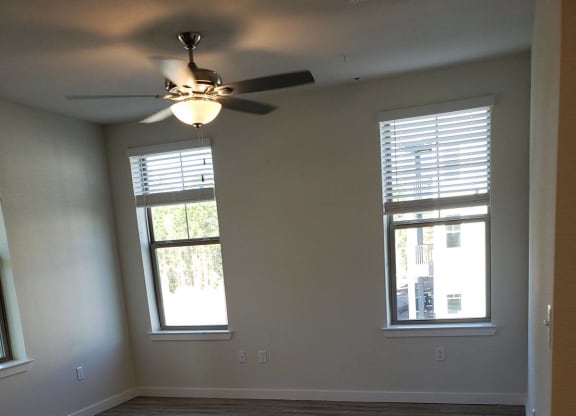 Sydney Trace Apartments Living Room