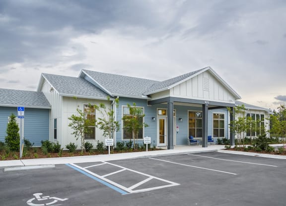 Sydney Trace Apartments Exterior