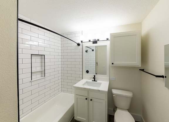 Addison Landing | 3 bedroom | Siena Floor Plan bathroom