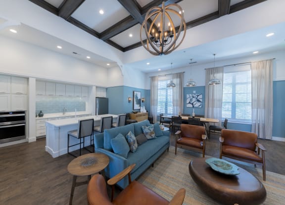 Sydney Trace | Jacksonville, FL | Clubroom