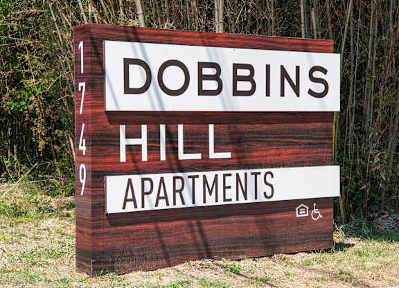 Dobbins Hill Apartments in Chapel Hill, NC