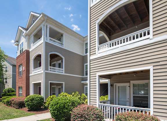 Dobbins Hill Apartments in Chapel Hill, NC