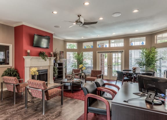Parque at Bellaire Leasing Office