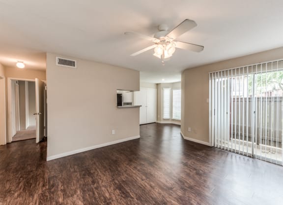Parque at Bellaire Interior Living and Dining Room