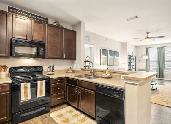 Fully Furnished Kitchen at Las Brisas Apartment Homes, Texas