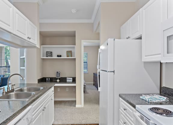 Fully Equipped Kitchen at Ventana Oaks Apartments, Austin