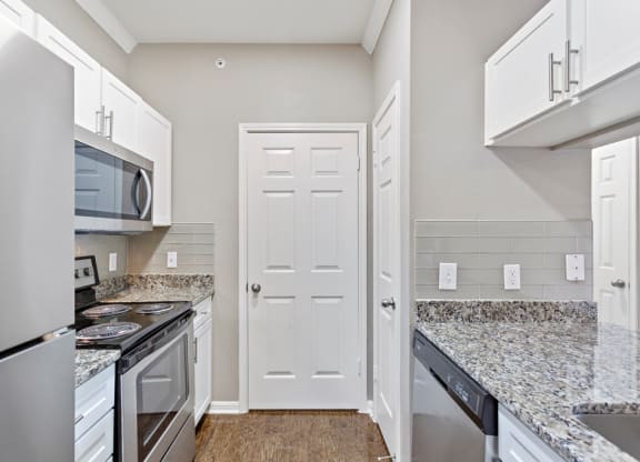 Large Kitchen at Ventana Oaks Apartments, Austin, TX