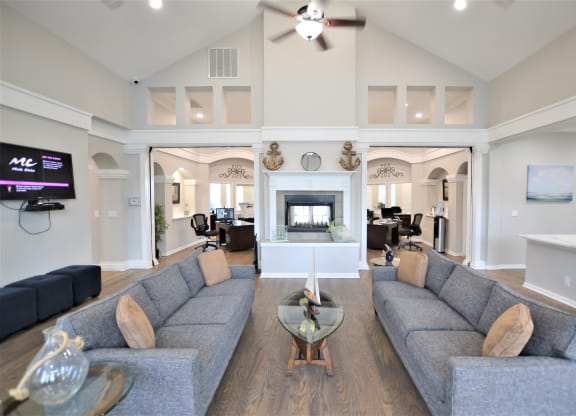 Resident lounge at The Legends at Eagle Mountain Lake, Fort Worth
