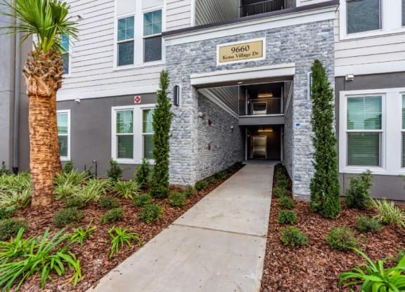 Clubhouse-Exterior-Entrance at The Oasis at 301, Riverview, FL, 33578