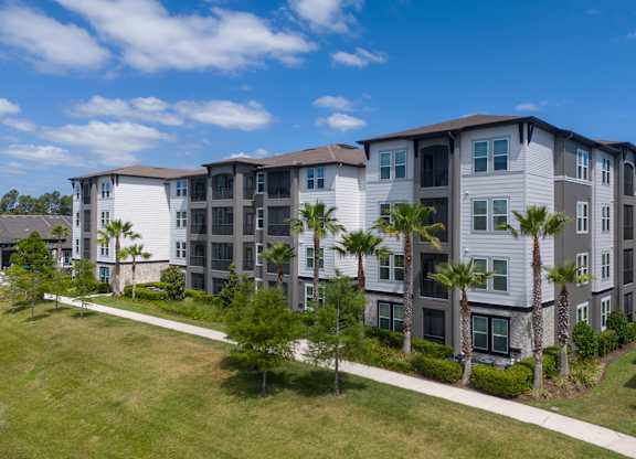 Exterior of Apartment Complex at The Oasis at Town Center Apartments, Jacksonville, 32246
