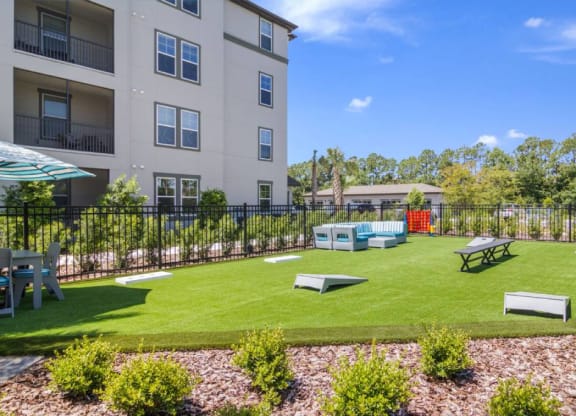 Exterior Games at The Oasis at Town Center, Jacksonville