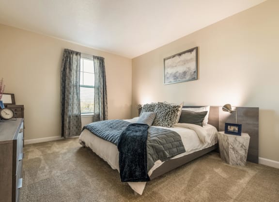 Gorgeous Bedroom at The Oasis at Moss Park Preserve, Orlando, FL