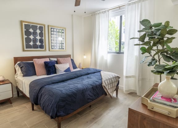 Luxurious Bedroom at Alameda West, Florida