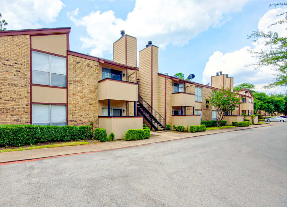 Apartment Exterior 2 at 600 Baylor in Longview Tx