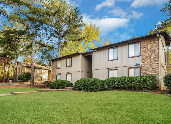 Apt_Exterior-RiverwoodCrossing-RoswellGA