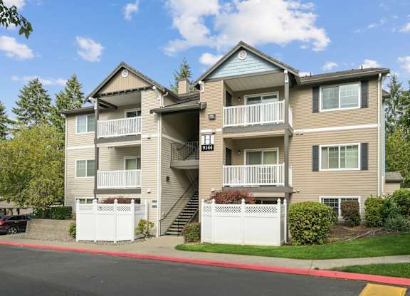 Abbey Rowe Apartments in Olympia, WA building exterior