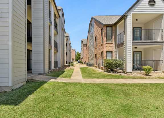 Building exteriors at Bandera Crossing in San Antonio, TX