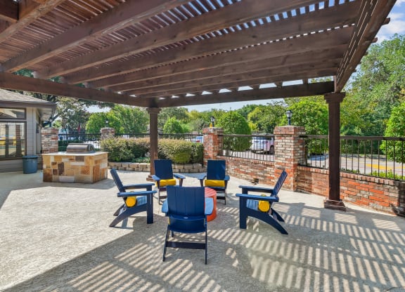 Outdoor Kitchen and Grill at Brighton Place