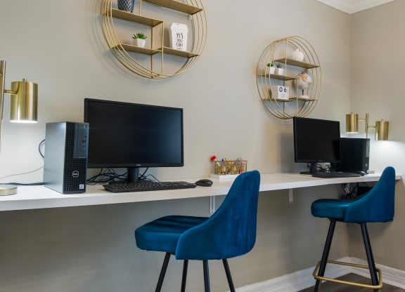 Business Center at Willow Brook Crossing Apartments in Houston, TX