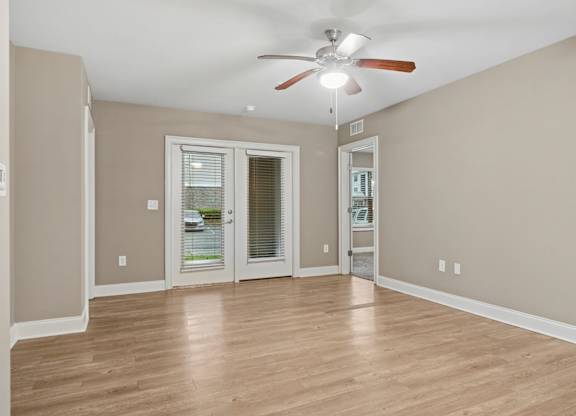 3 Bedroom Unit| Living Room at Capital Grand in Tallahassee, FL