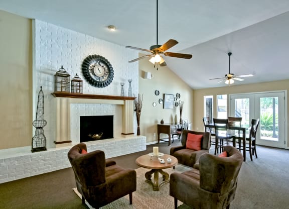 Clubhouse at 600 Baylor in Longview Tx