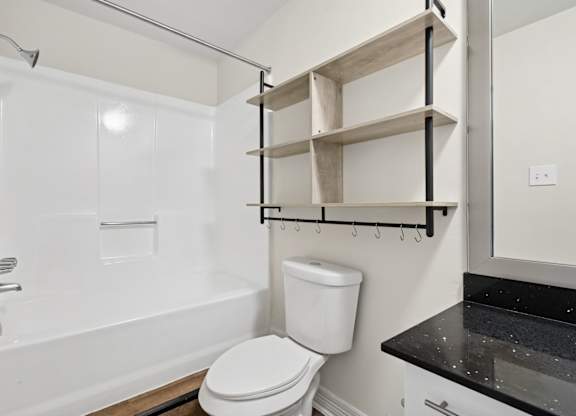 Elm St Lofts in Dallas TX bathroom