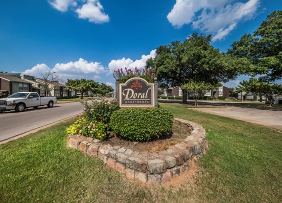 Doral: Signage, at Westdale Hills, TX