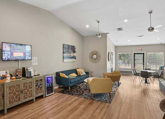 Leasing office at Dunwoody Pointe in Atlanta, GA