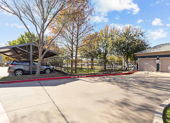 Encore at Buckingham apartment in Richardson, TX dog park