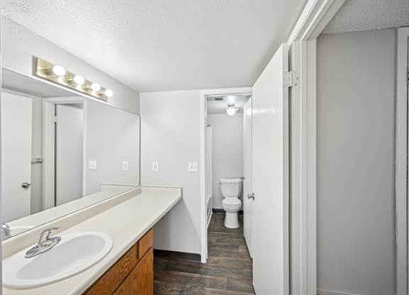 Greensview in Aurora CO Colonial Bathroom