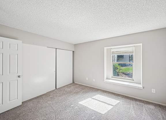 Greensview in Aurora CO Colonial Bedroom
