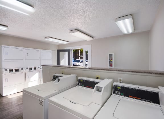 Clothes Care Facility at Polaris Apartment Homes in Irving, Texas, TX