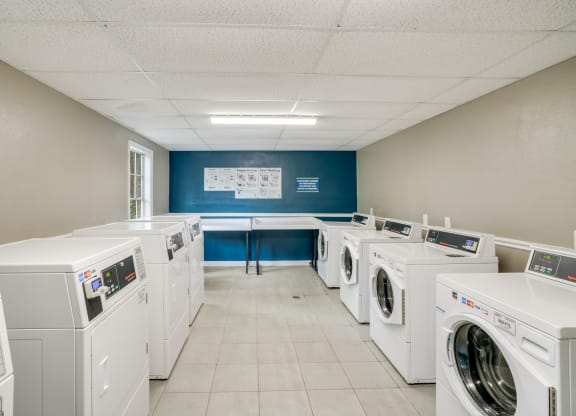 Laundry Room at Oakley Run in Smyrna, GA