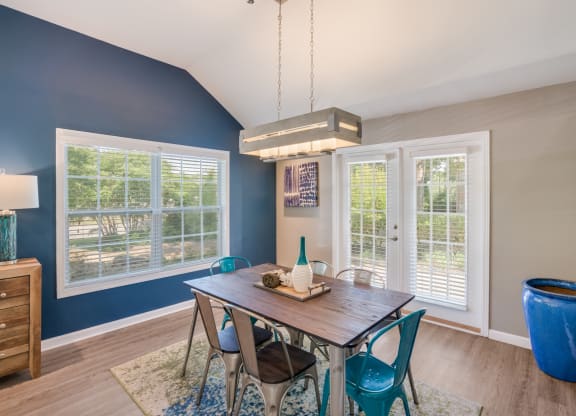 Leasing Office Interior at Oakley Run Apartments in Smyrna, GA
