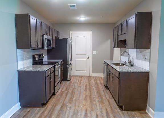 Lakeland Grand Apartments Kitchen